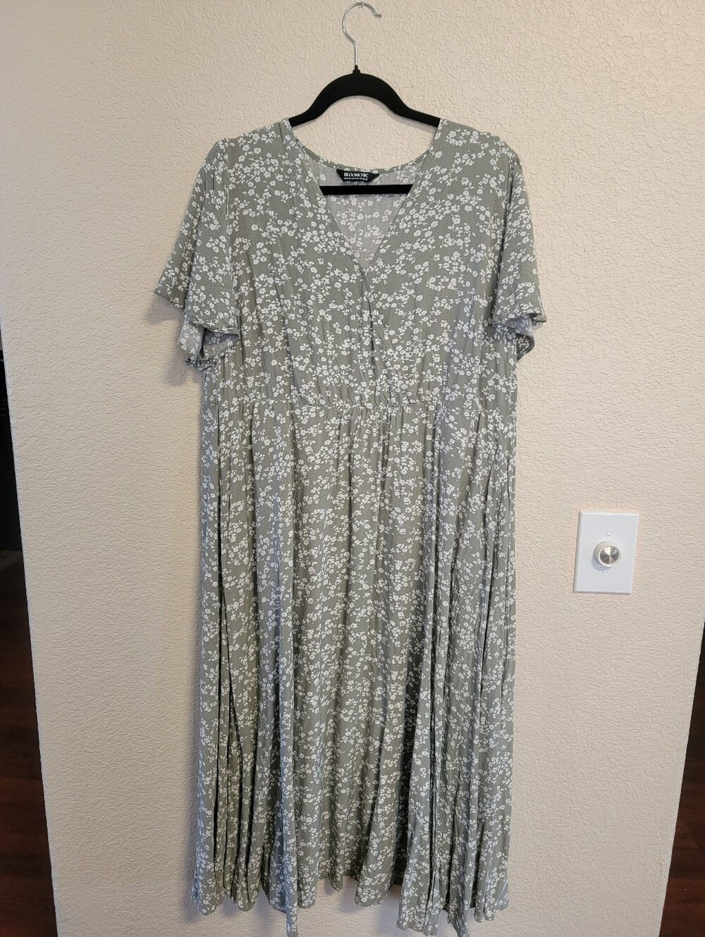 BloomChic Flutter Sleeve Ditsy Sage Floral Dress